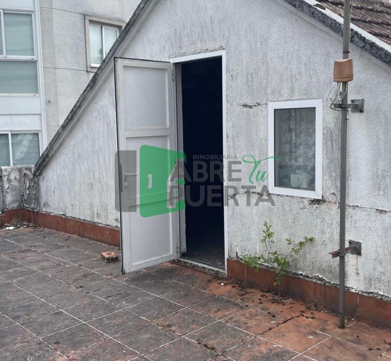 CASA EN CARBALLIÑO