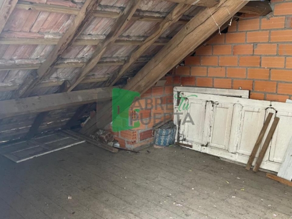 CASA EN CARBALLIÑO