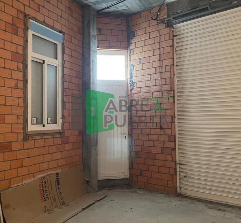 CASA EN CARBALLIÑO