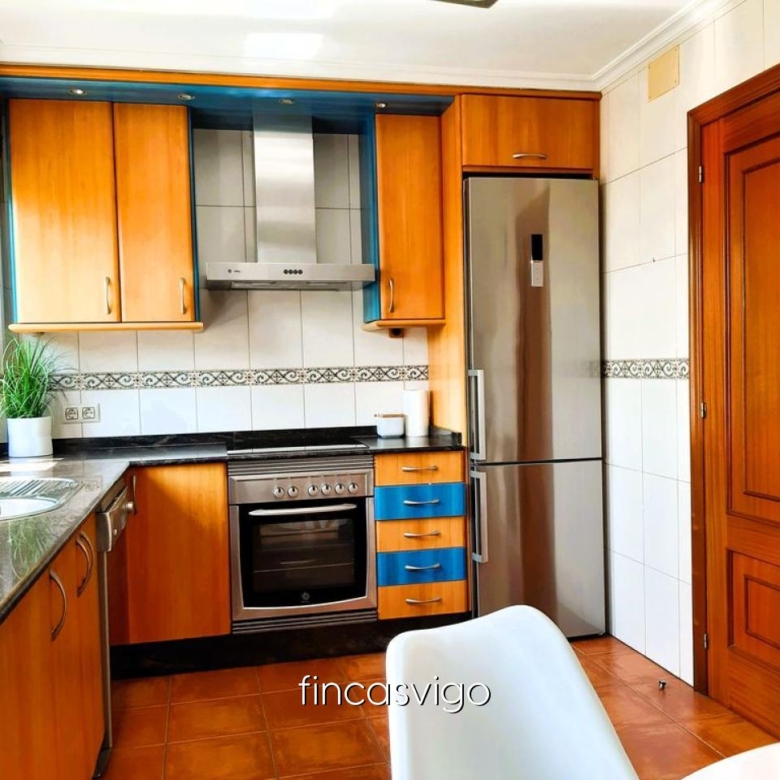 EXCELENTE CHALET EN LAVADORES