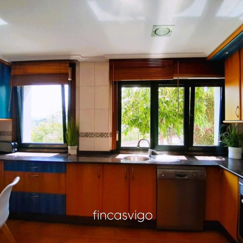 EXCELENTE CHALET EN LAVADORES