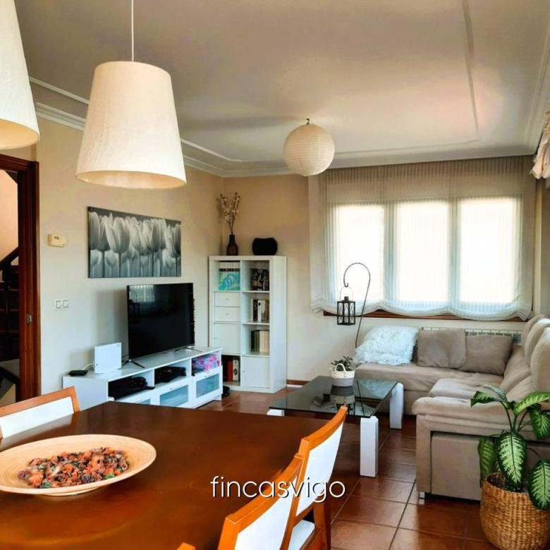 EXCELENTE CHALET EN LAVADORES