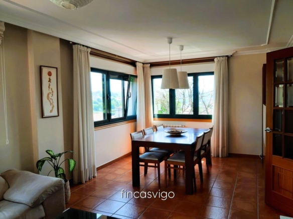 EXCELENTE CHALET EN LAVADORES