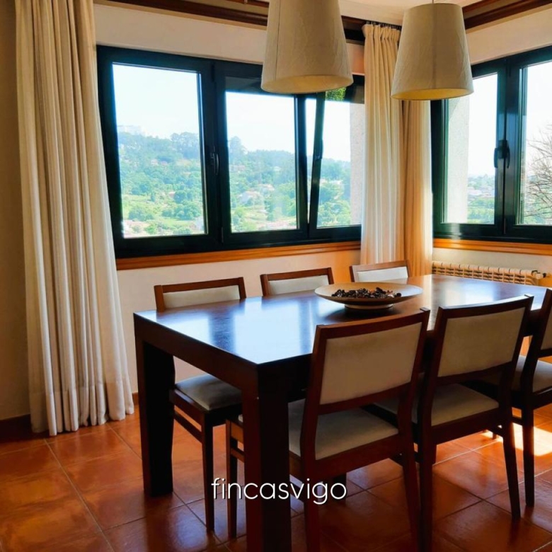 EXCELENTE CHALET EN LAVADORES