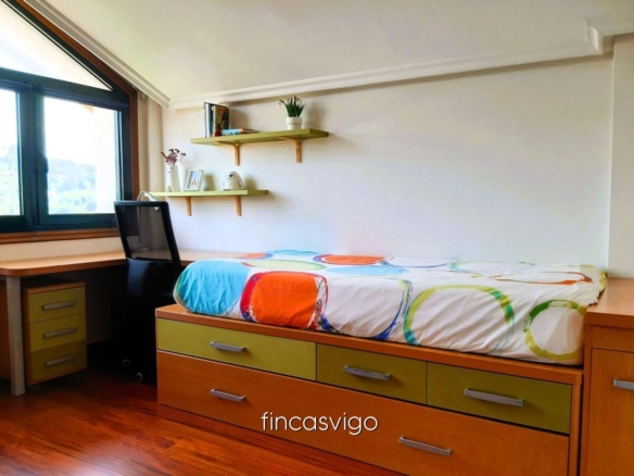 EXCELENTE CHALET EN LAVADORES