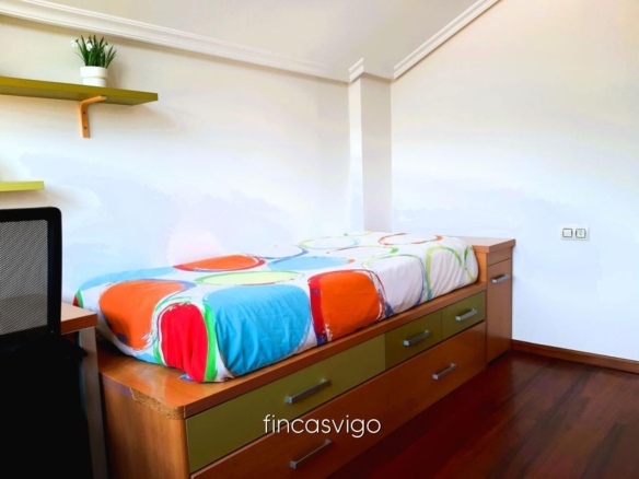 EXCELENTE CHALET EN LAVADORES