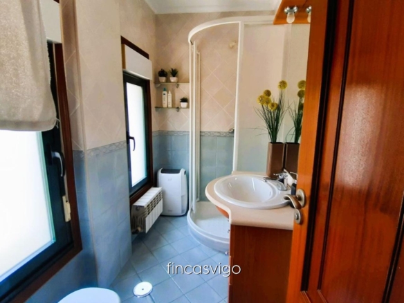 EXCELENTE CHALET EN LAVADORES