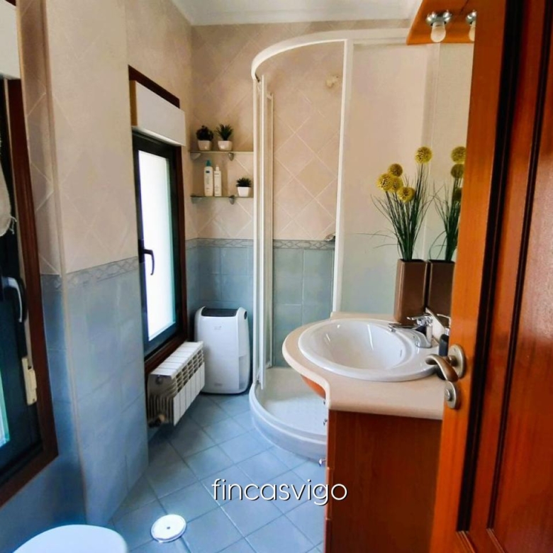 EXCELENTE CHALET EN LAVADORES