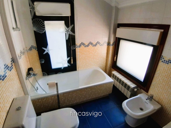 EXCELENTE CHALET EN LAVADORES