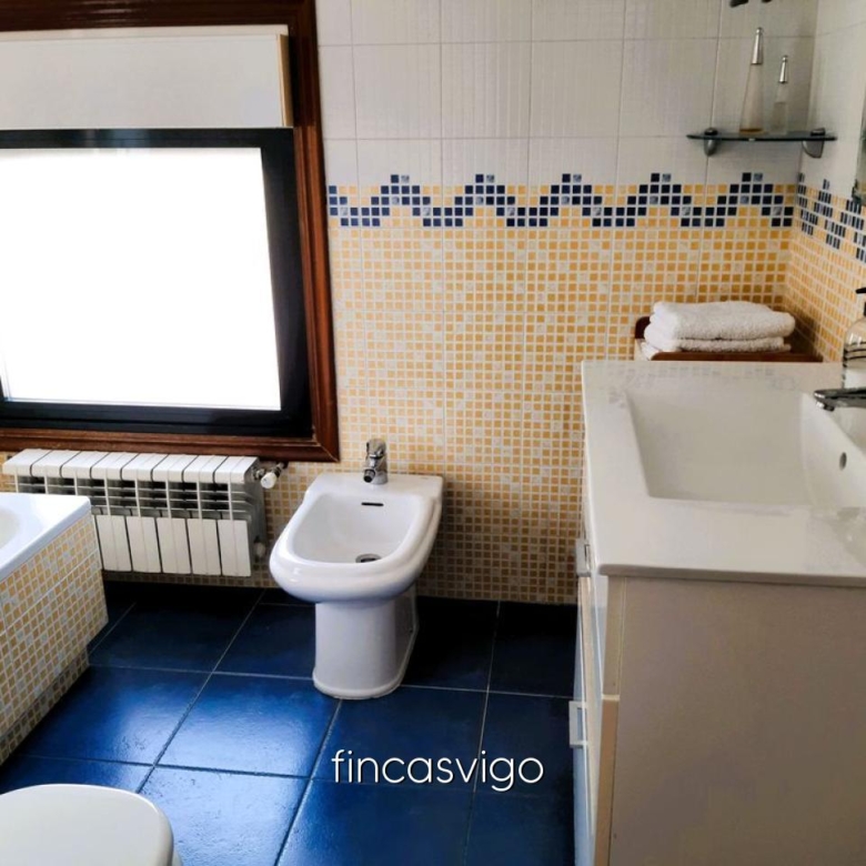EXCELENTE CHALET EN LAVADORES