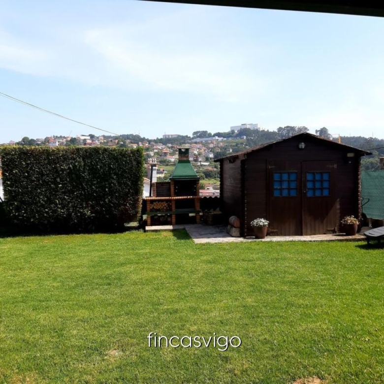 EXCELENTE CHALET EN LAVADORES