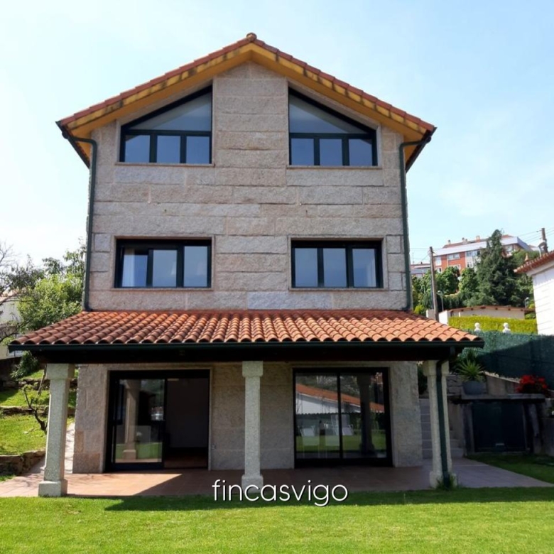 EXCELENTE CHALET EN LAVADORES