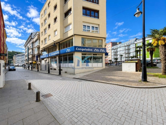 BAJO COMERCIAL EN VENTA EN PLENO CENTRO DE CEE
