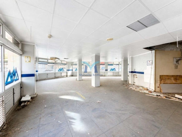 BAJO COMERCIAL EN VENTA EN PLENO CENTRO DE CEE