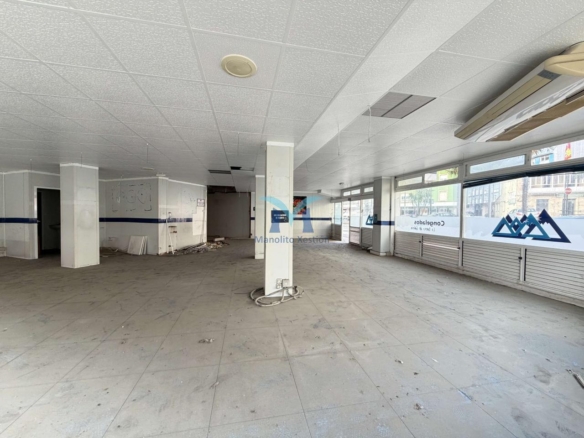 BAJO COMERCIAL EN VENTA EN PLENO CENTRO DE CEE