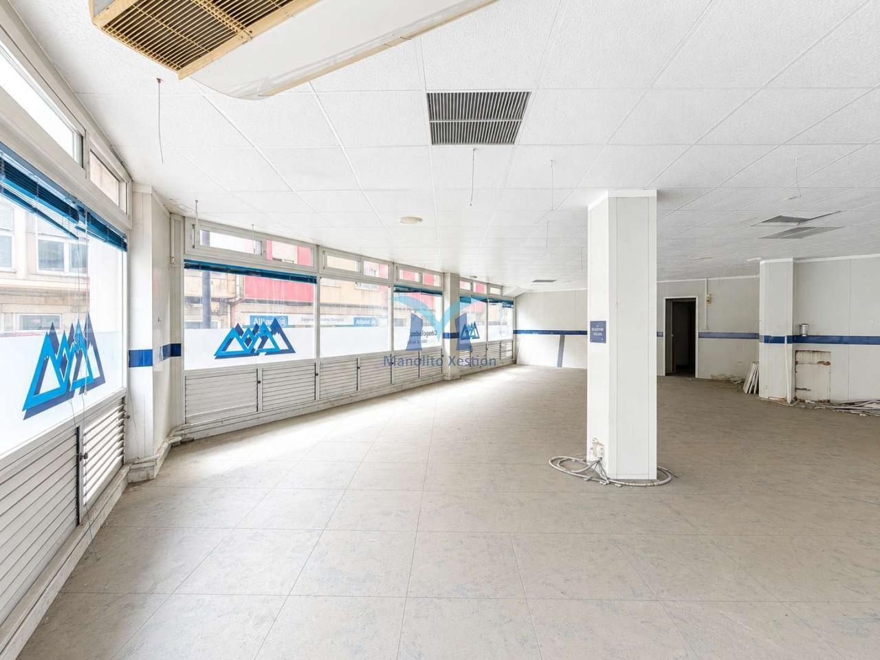 BAJO COMERCIAL EN VENTA EN PLENO CENTRO DE CEE