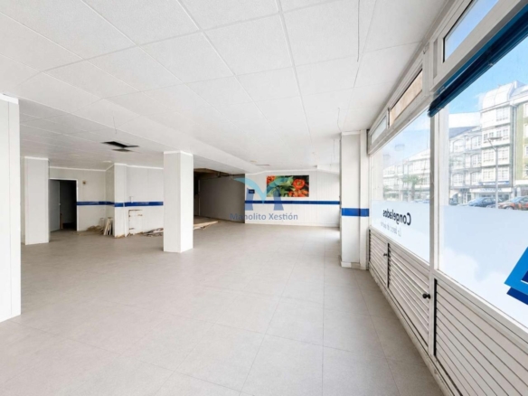 BAJO COMERCIAL EN VENTA EN PLENO CENTRO DE CEE