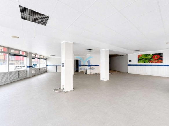 BAJO COMERCIAL EN VENTA EN PLENO CENTRO DE CEE
