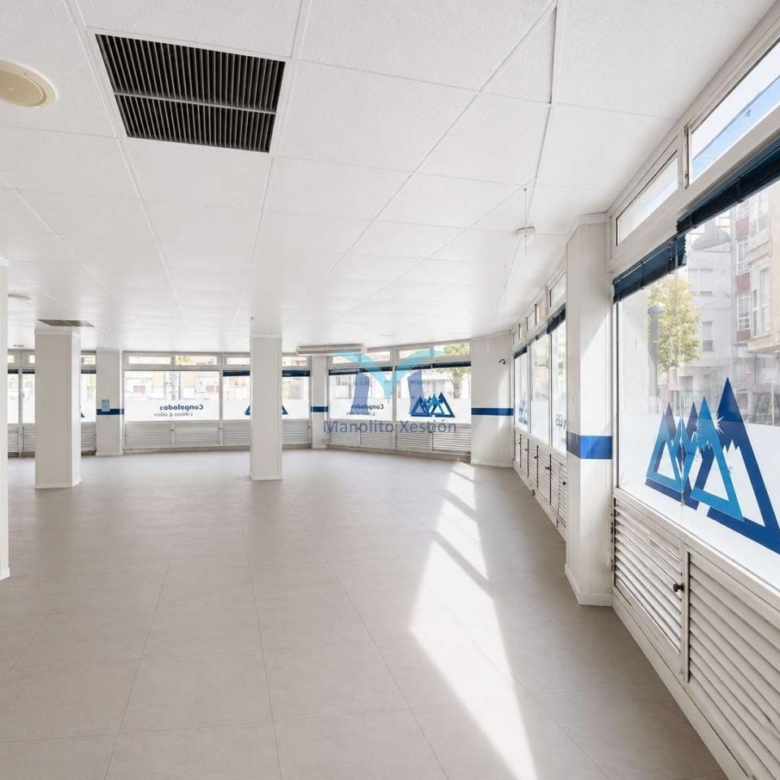 BAJO COMERCIAL EN VENTA EN PLENO CENTRO DE CEE