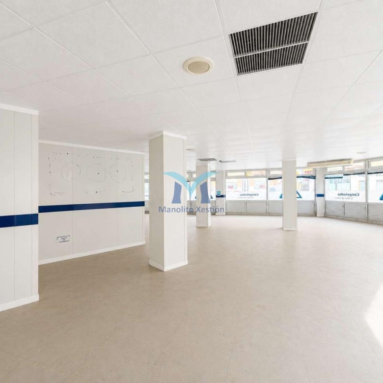 BAJO COMERCIAL EN VENTA EN PLENO CENTRO DE CEE