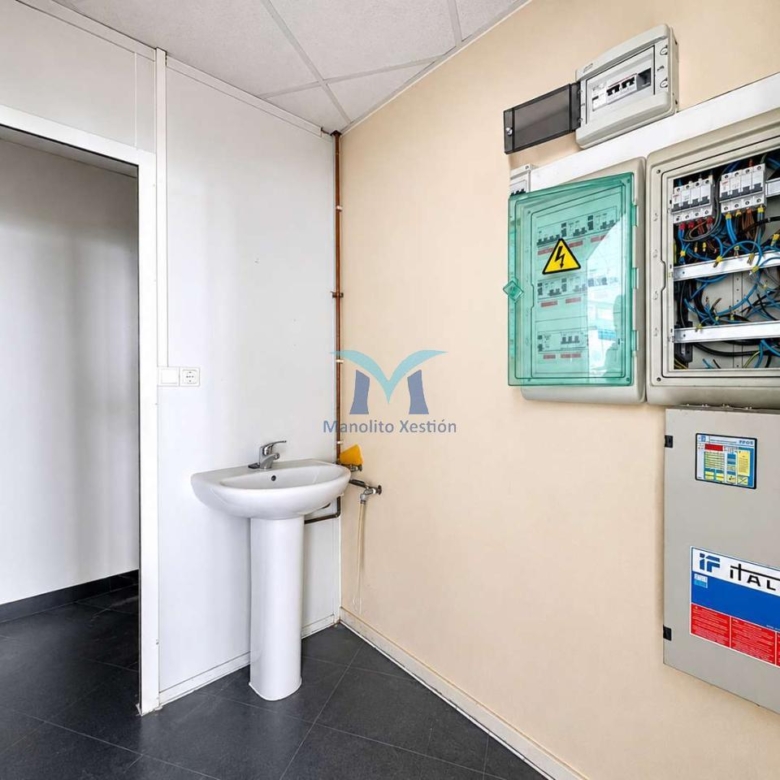 BAJO COMERCIAL EN VENTA EN PLENO CENTRO DE CEE