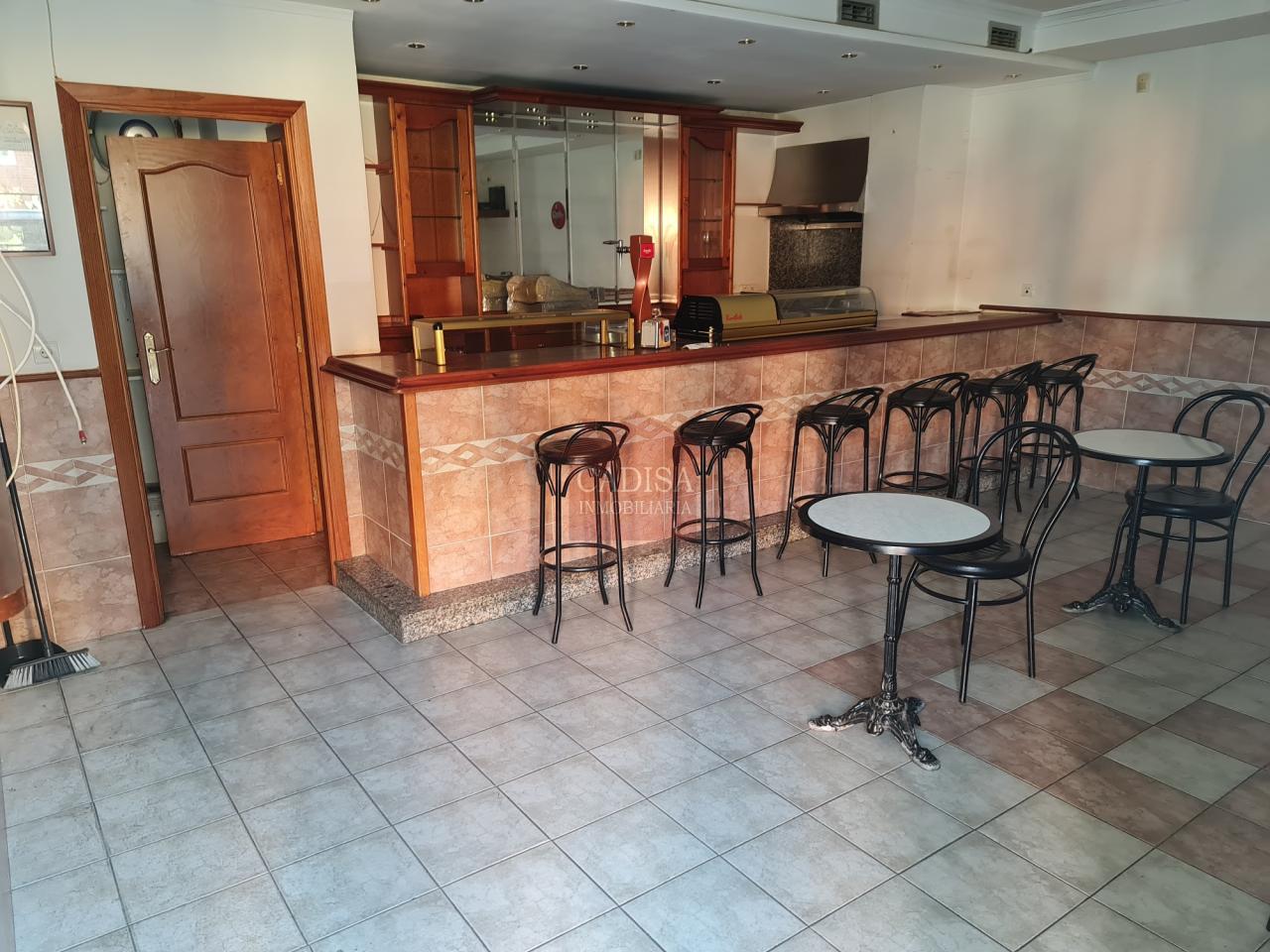 178093470632600020481_163973423919 BAR EN ALQUILER EN URBANIZACIÓN VISTAHERMOSA. REF L4047