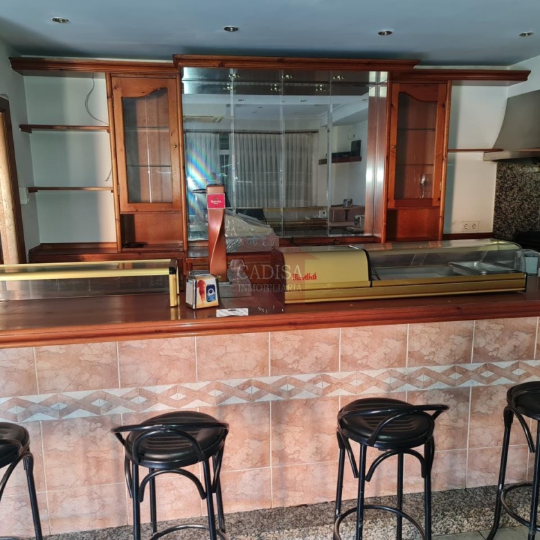 BAR EN ALQUILER EN URBANIZACIÓN VISTAHERMOSA. REF L4047
