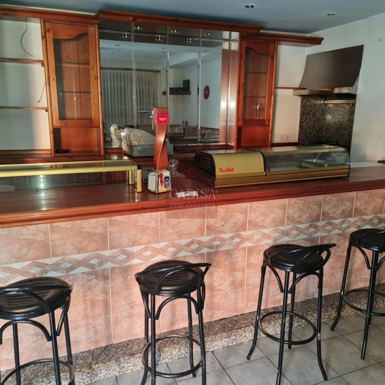 BAR EN ALQUILER EN URBANIZACIÓN VISTAHERMOSA. REF L4047