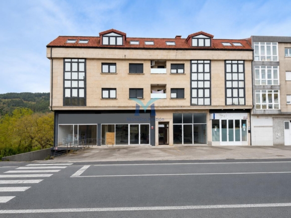 BAJO COMERCIAL EN VENTA EN CEE