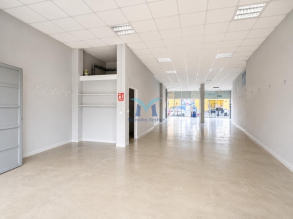 BAJO COMERCIAL EN VENTA EN CEE