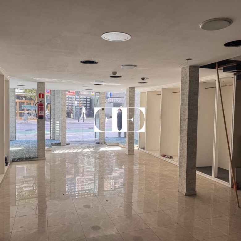 Venta de local comercial en calle Pizarro – 150 m² con escaparate