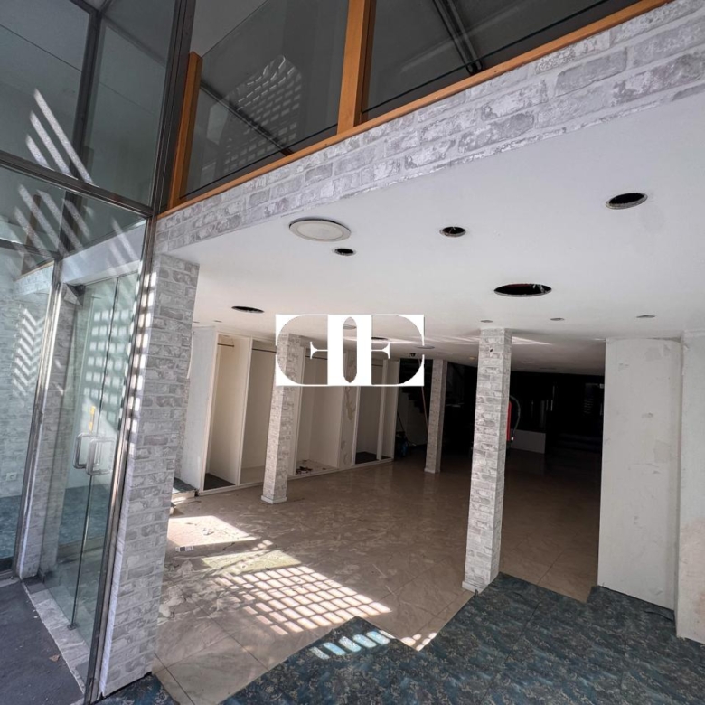 Venta de local comercial en calle Pizarro – 150 m² con escaparate