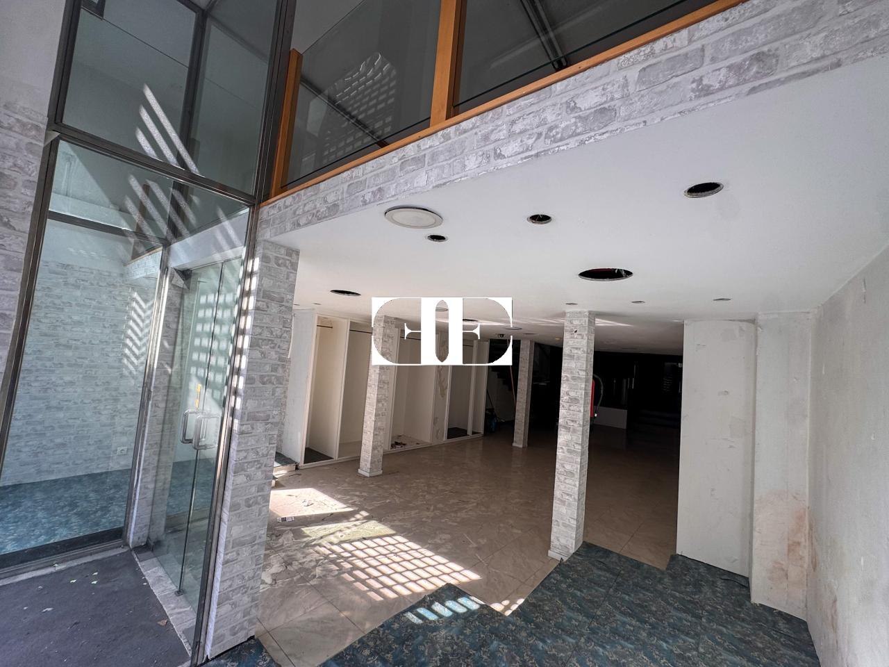 178108485301200029393_177442898544 Venta de local comercial en calle Pizarro – 150 m² con escaparate