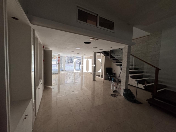 Venta de local comercial en calle Pizarro – 150 m² con escaparate