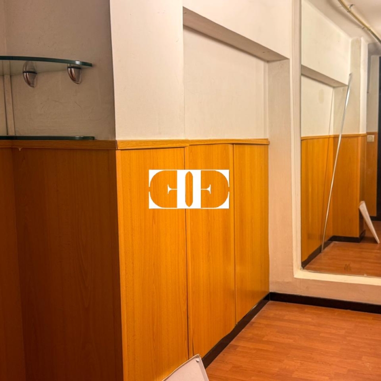 Venta de local comercial en calle Pizarro – 150 m² con escaparate