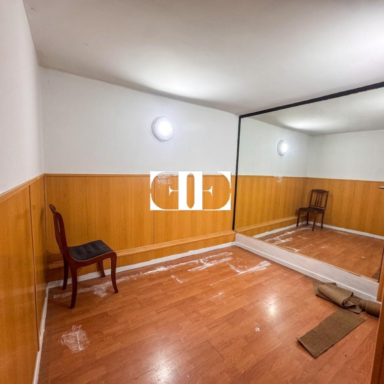 Venta de local comercial en calle Pizarro – 150 m² con escaparate