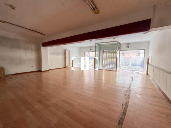Venta de local comercial en calle Pizarro – 150 m² con escaparate