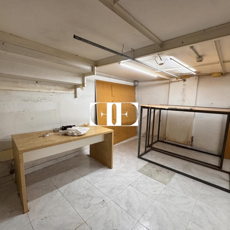 Venta de local comercial en calle Pizarro – 150 m² con escaparate