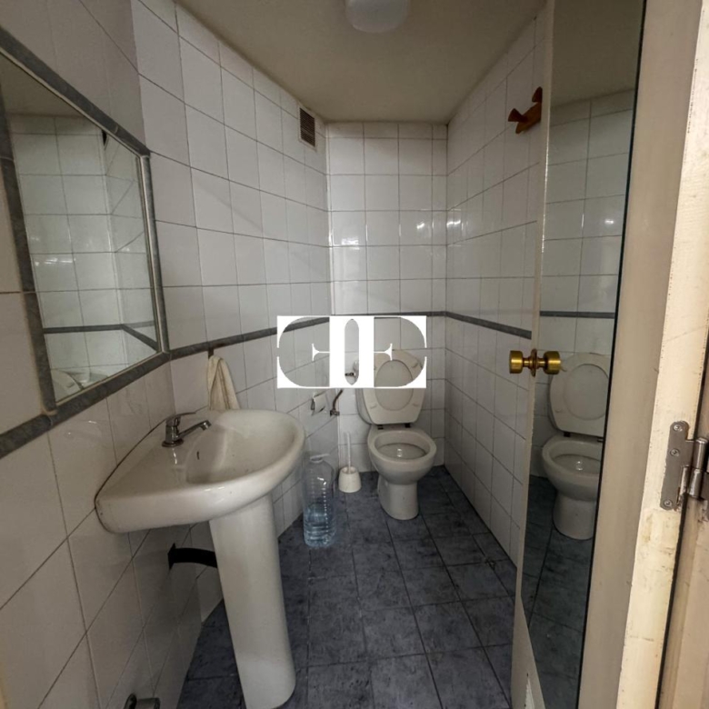 Venta de local comercial en calle Pizarro – 150 m² con escaparate