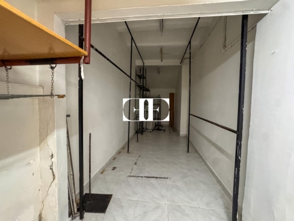Venta de local comercial en calle Pizarro – 150 m² con escaparate
