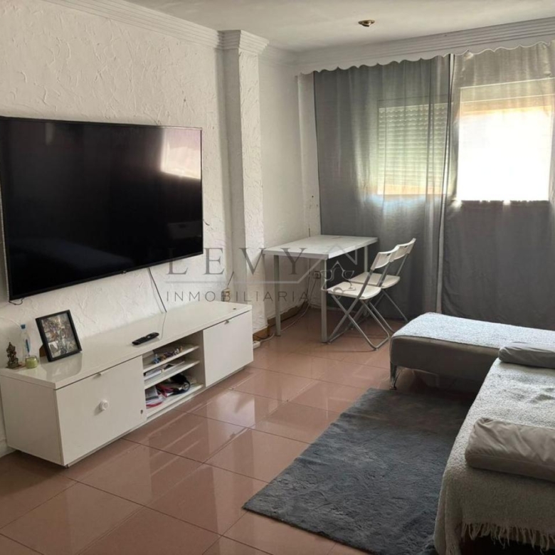 Piso para entrar a vivir de 2 habitaciones