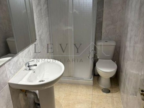 Piso para entrar a vivir de 2 habitaciones