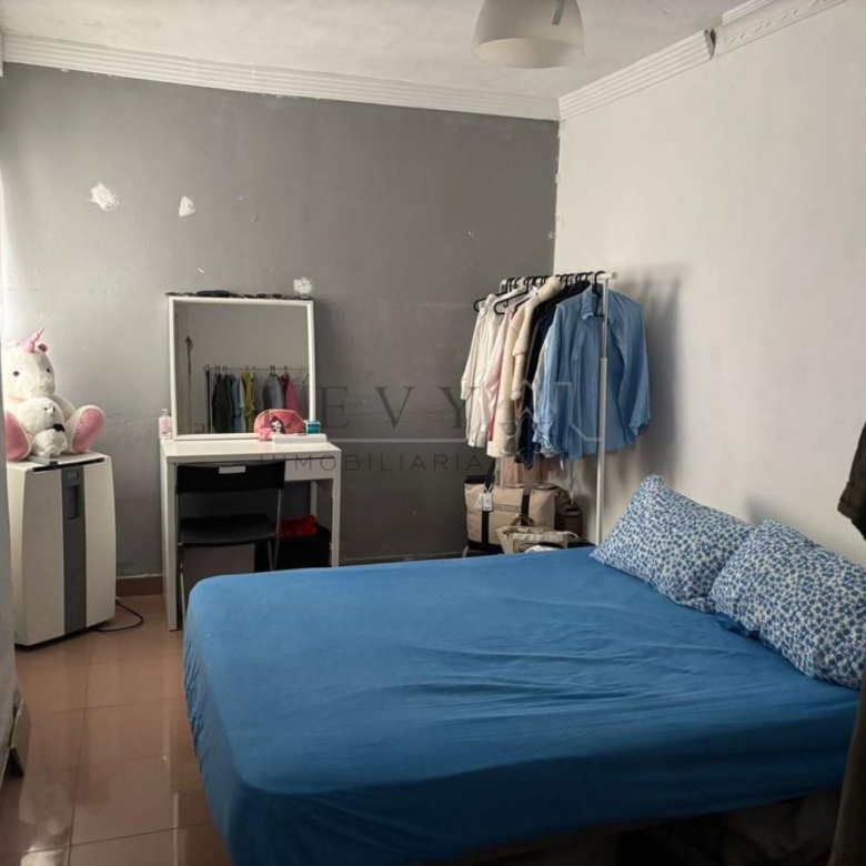 Piso para entrar a vivir de 2 habitaciones