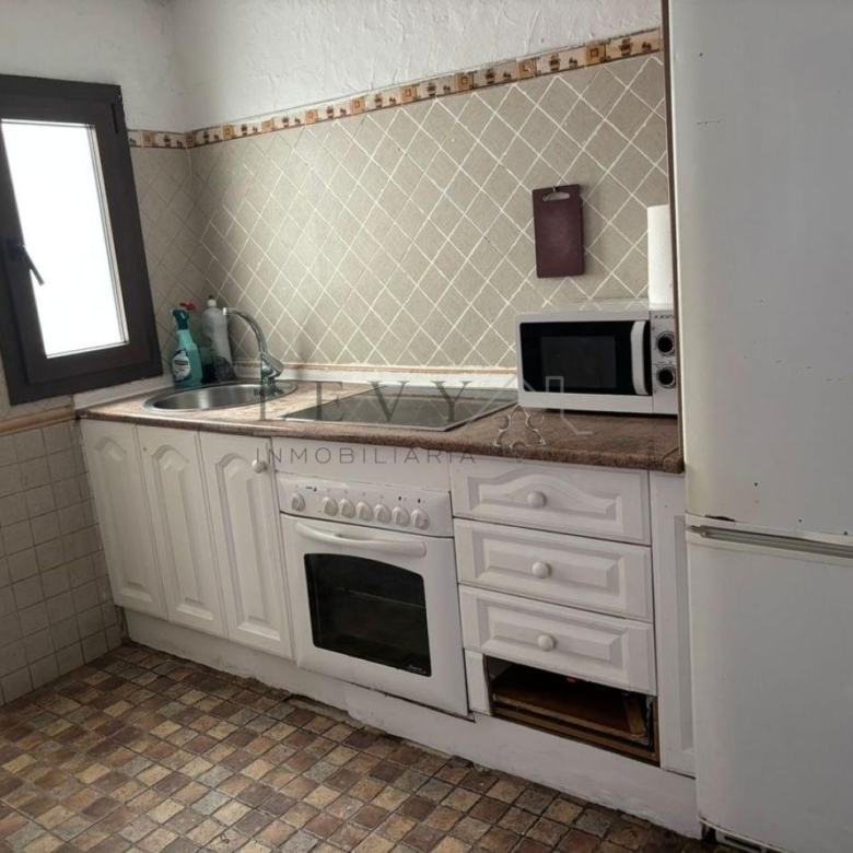 Piso para entrar a vivir de 2 habitaciones