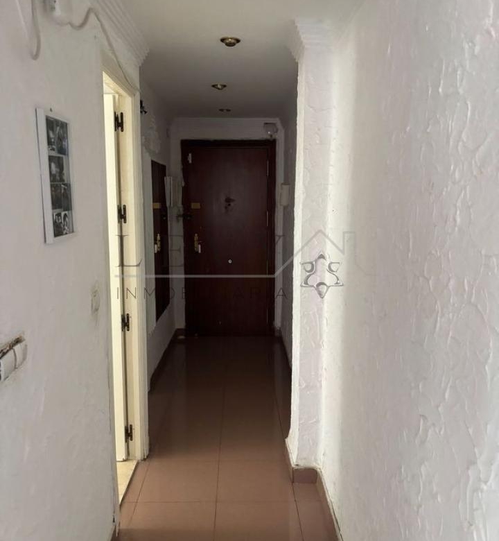 Piso para entrar a vivir de 2 habitaciones