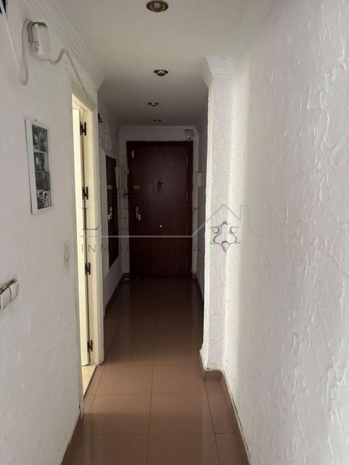 Piso para entrar a vivir de 2 habitaciones