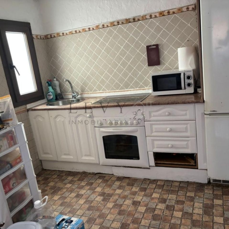 Piso para entrar a vivir de 2 habitaciones