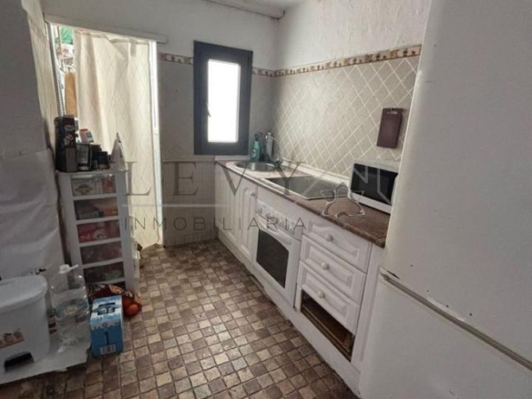 Piso para entrar a vivir de 2 habitaciones