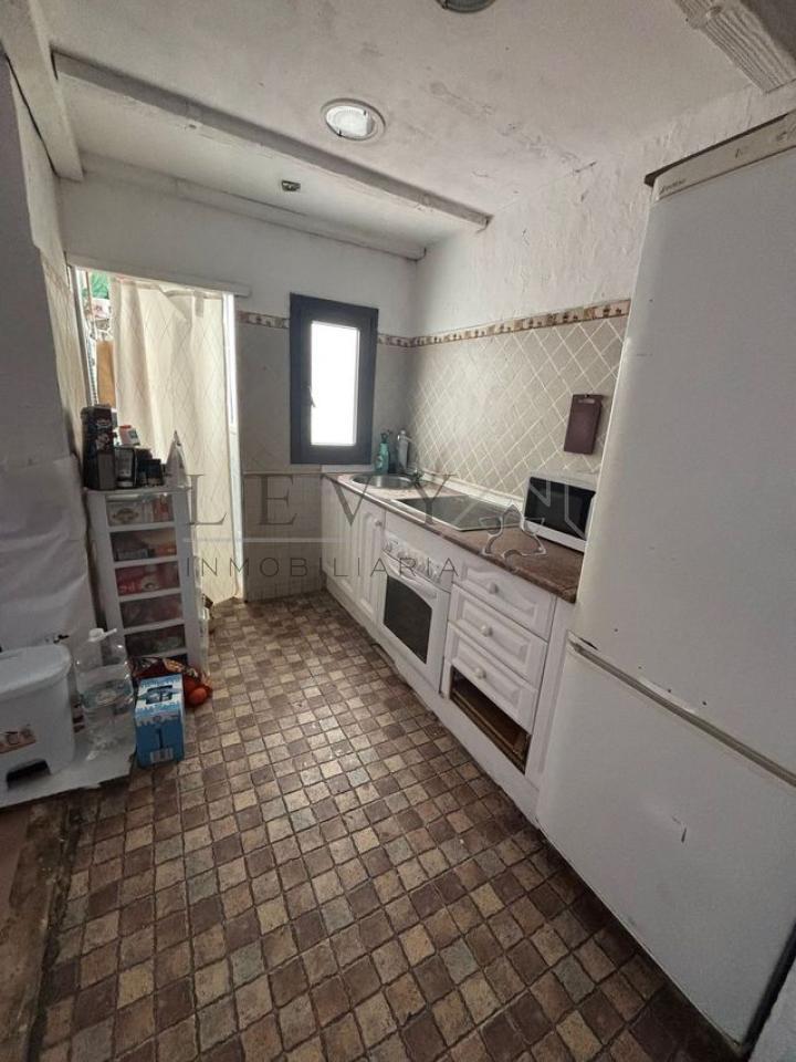 Piso para entrar a vivir de 2 habitaciones