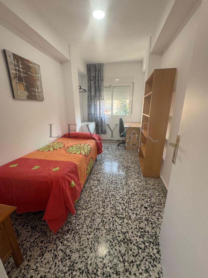 178117391562200159690_173495703996 Fantástico piso cerca del centro de Málaga
